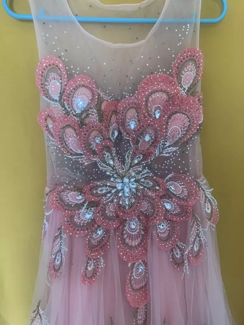 Redress Robe de cérémonie rose poudré à sequin- élégante et chic